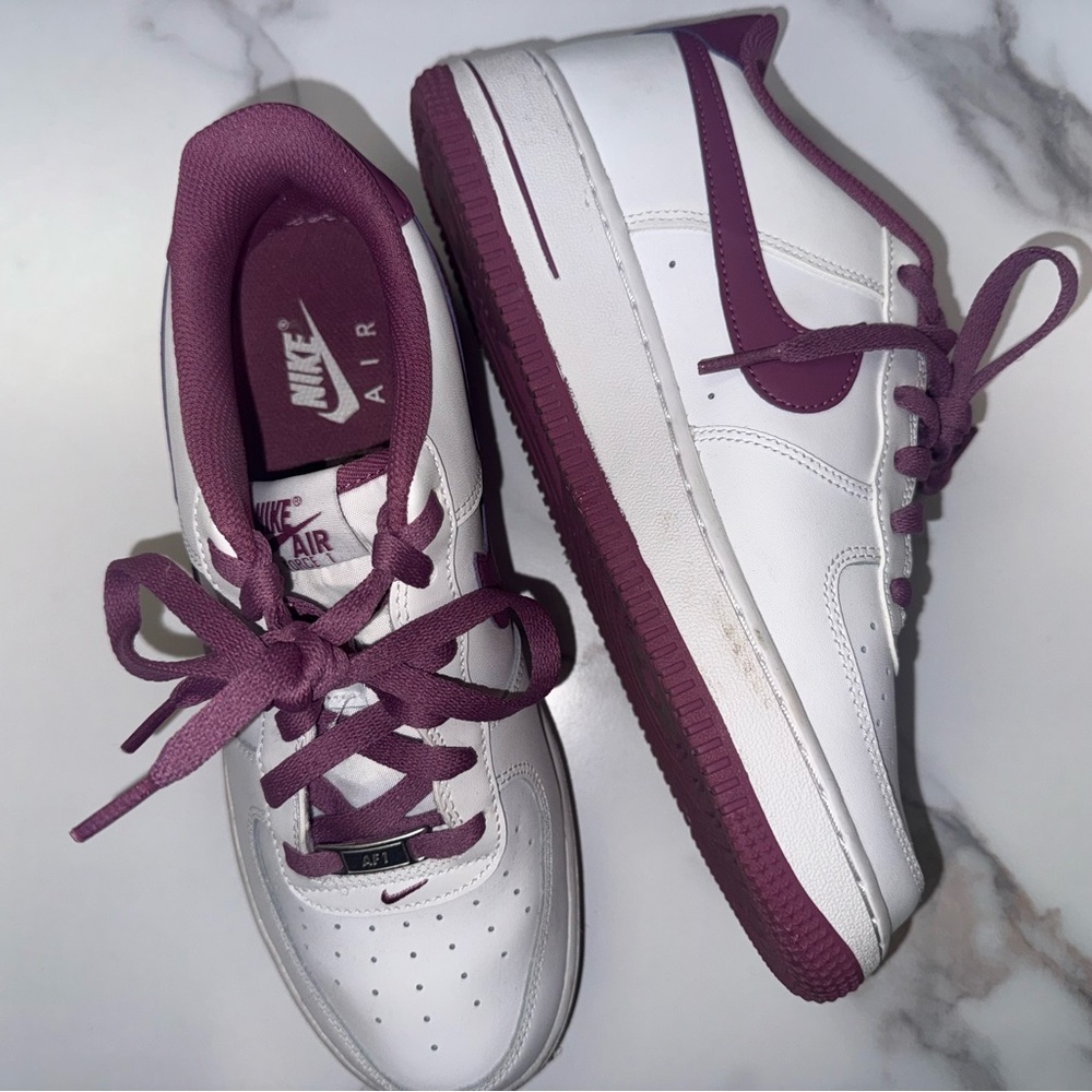 Nike (7Y) White and Purple Air Force 1 Low Sneakers